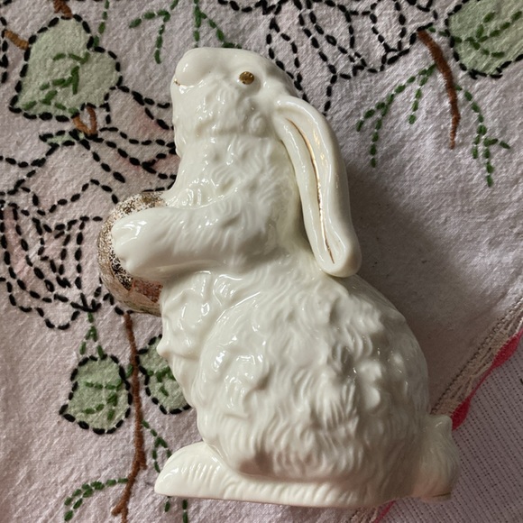Easter Bunny Marked "Made In China Alliance Power". - Picture 5 of 8
